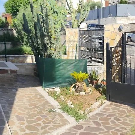 Semesterbostad Con Giardino Rom